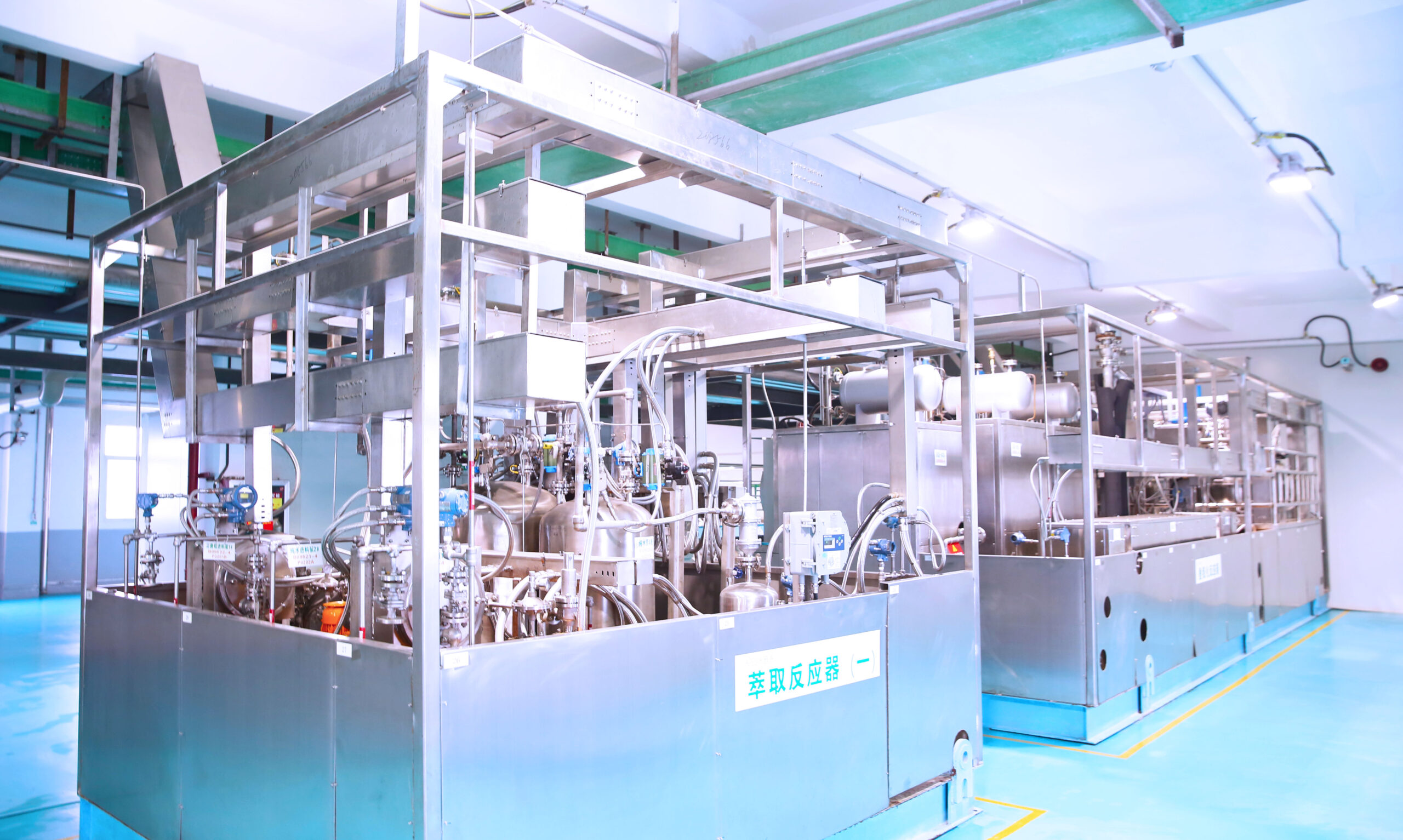 Apeloa CDMO flow chemistry experts can develop and manufacture API with high-risk processes like highly exothermic, explosive, light activated or complex synthesis including azidation, hydrogenation, nitration, diazonium, ozonation, and organolithium reactions.